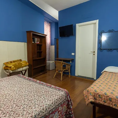 Calle E Tulipani لا سبيتسْيا